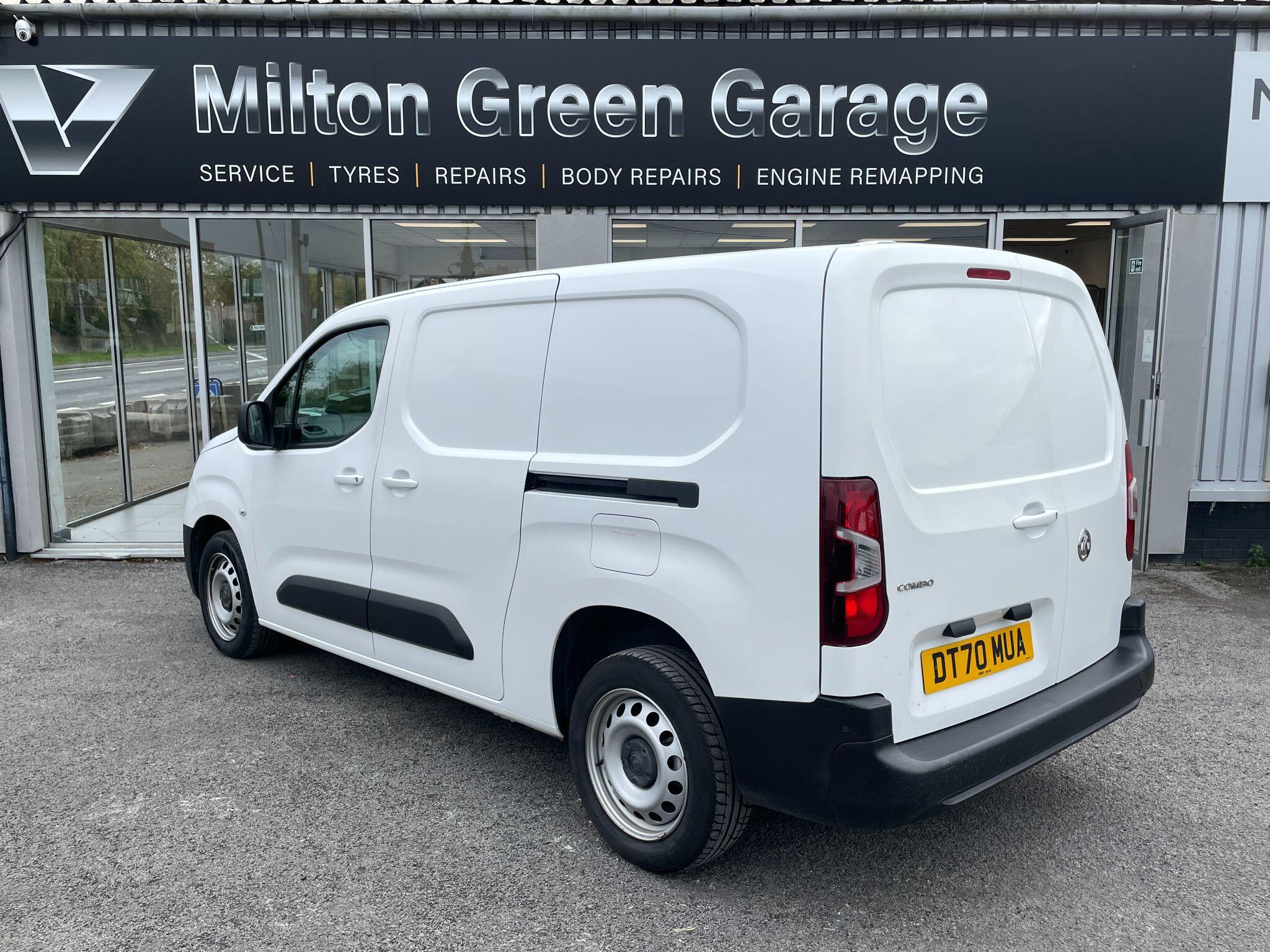 Vauxhall Combo - image 6